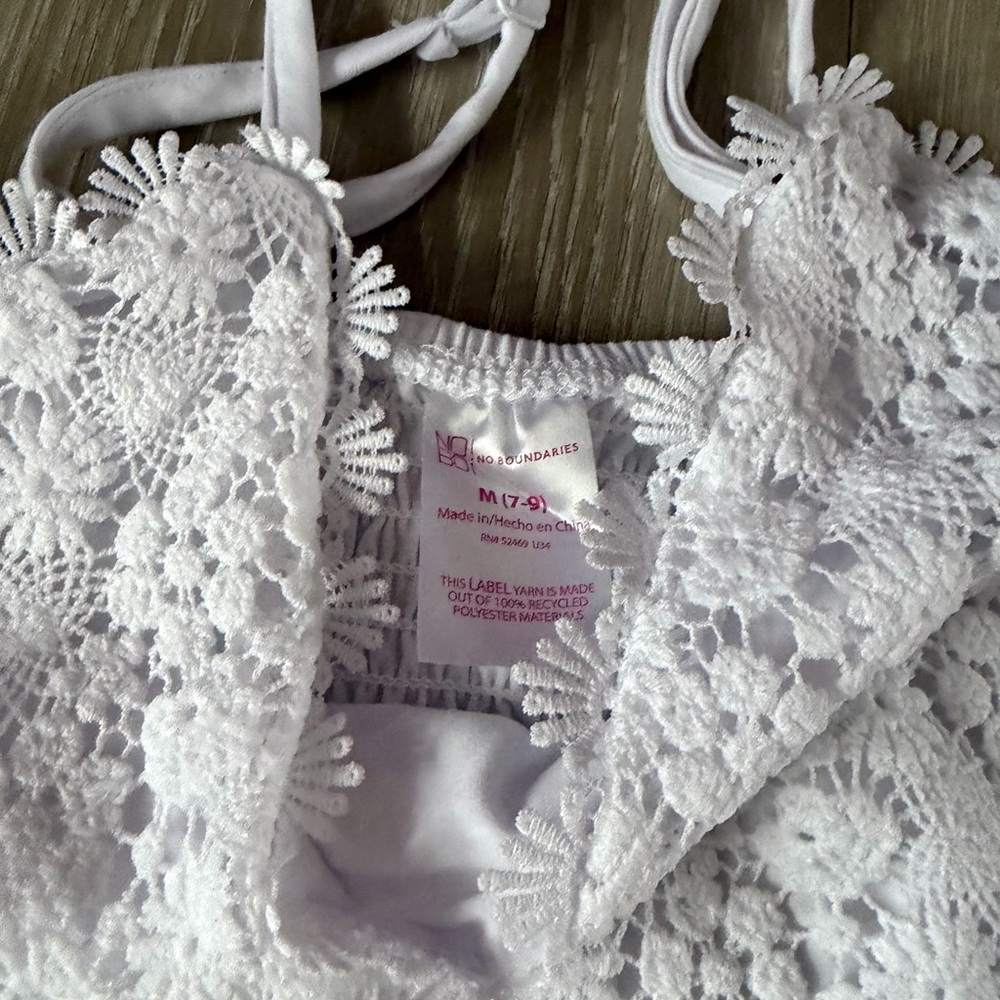 No Boundaries White Floral Lace Camisole - Picture 2 of 2